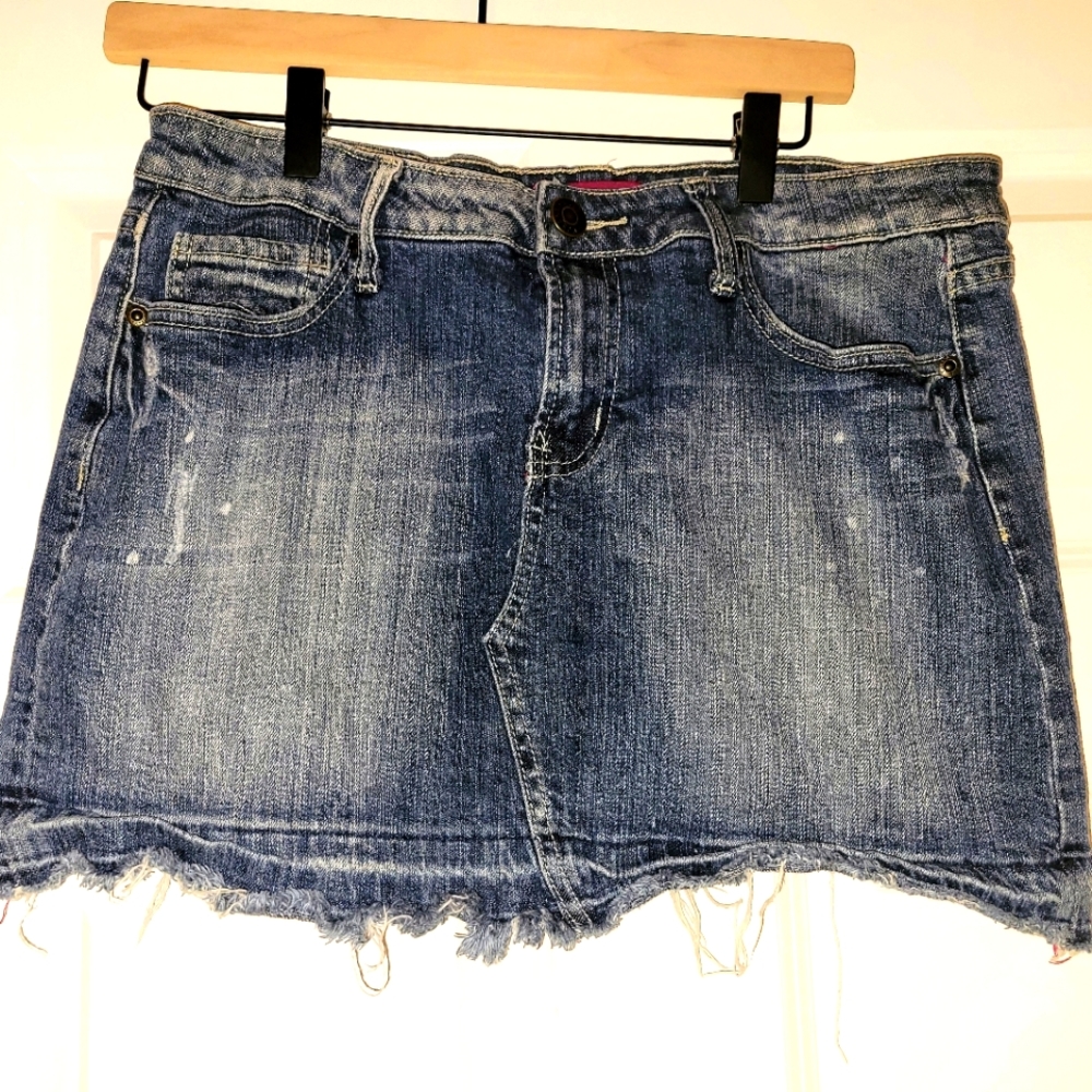 Vigoss, Mini Skirt, Denim, Frayed at Bottom, Med Denim w/white wash, Women's 11